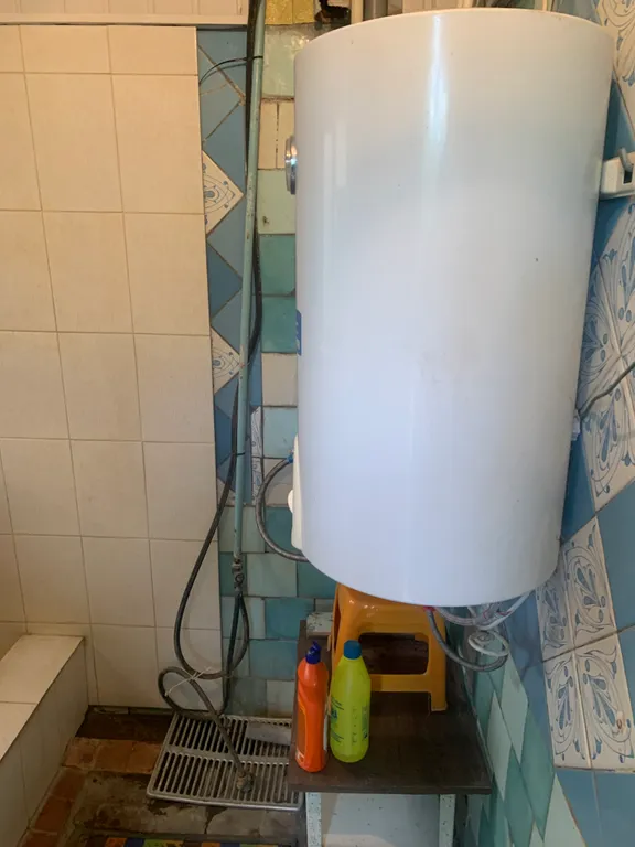 Деревенский дом, в восьми километрах от Каспийского моря