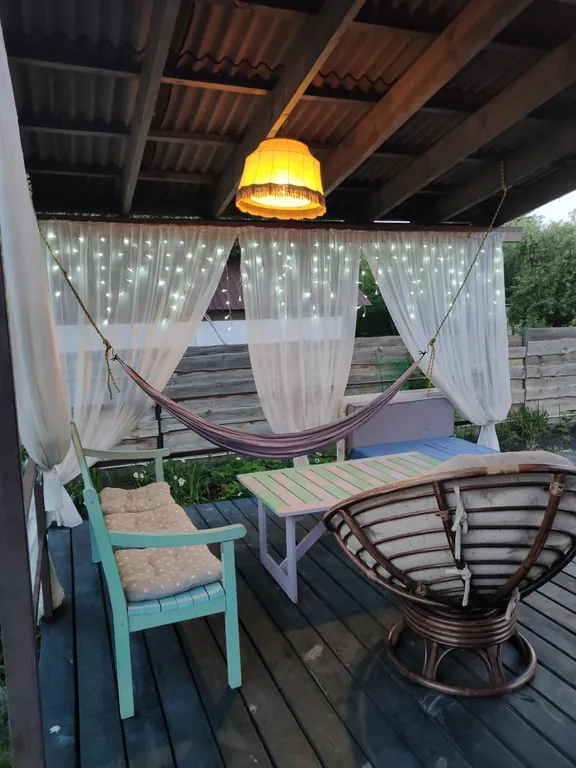 Уютная дача "Дом на дереве" в черте города