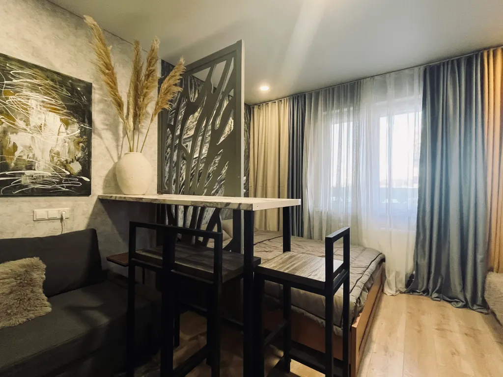 Уютная солнечная студия