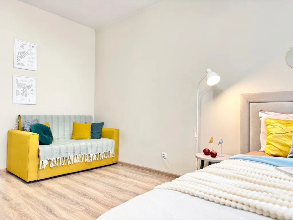 Светлая квартира с балконом