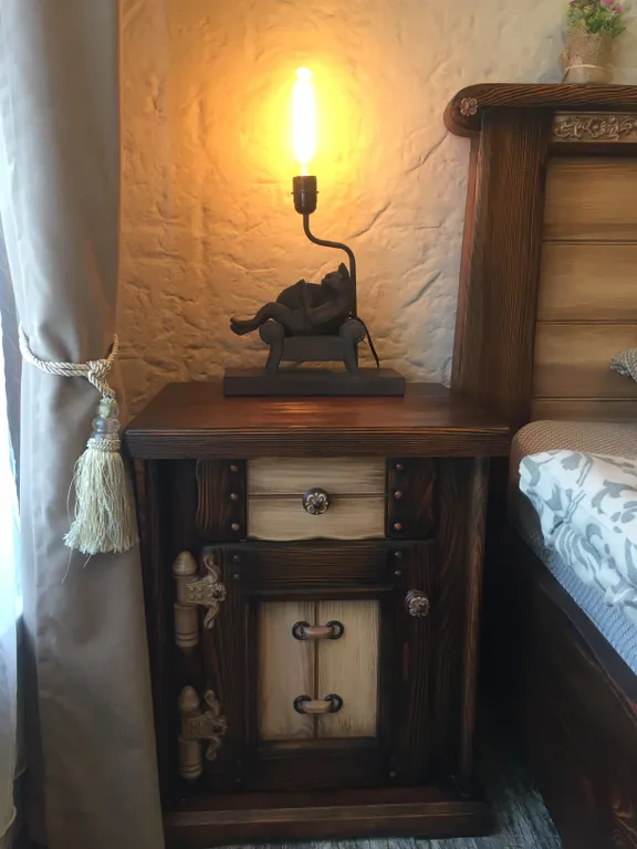 Вилла с бассейном и видом на озеро