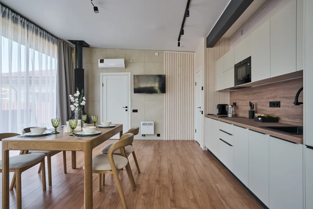 Домик у реки с камином, сауной и чаном