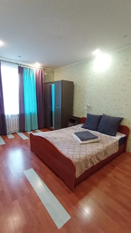 Двух комнатная квартира с изолированными комнатами около парка Горьког