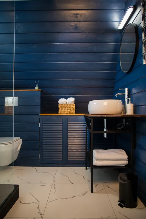 Уникальный треугольный дом в лесу Sky