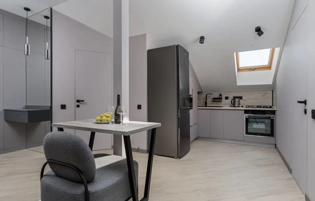 Современная квартира с панорамным видом на море