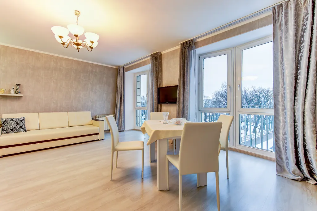 Большая 3-комнатная квартира с видом на Неву и корабли Центр города