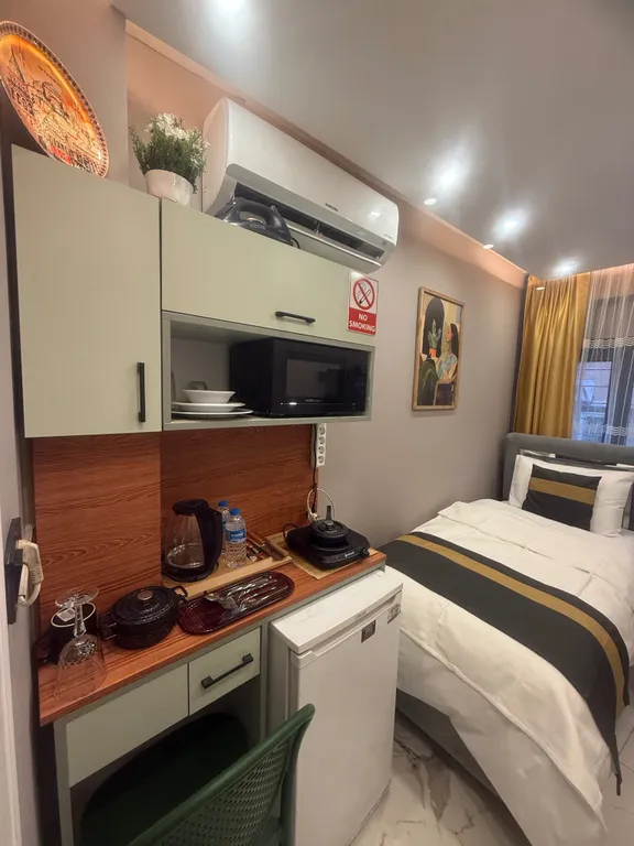 Номер рядом со станцией метро Таксим