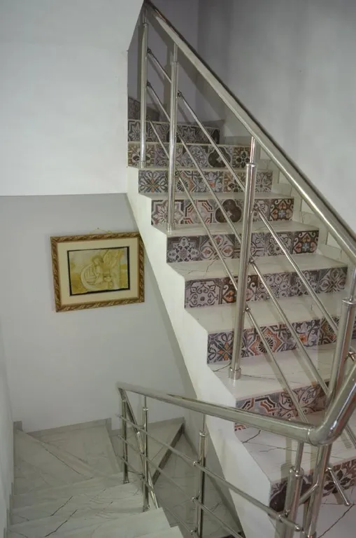 Дом "Вромса" на Хлебной - новый, брутальный, спокойный, комфортный.