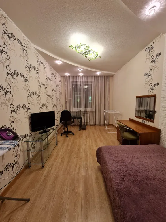 Сталинка во дворе головного офиса норникеля