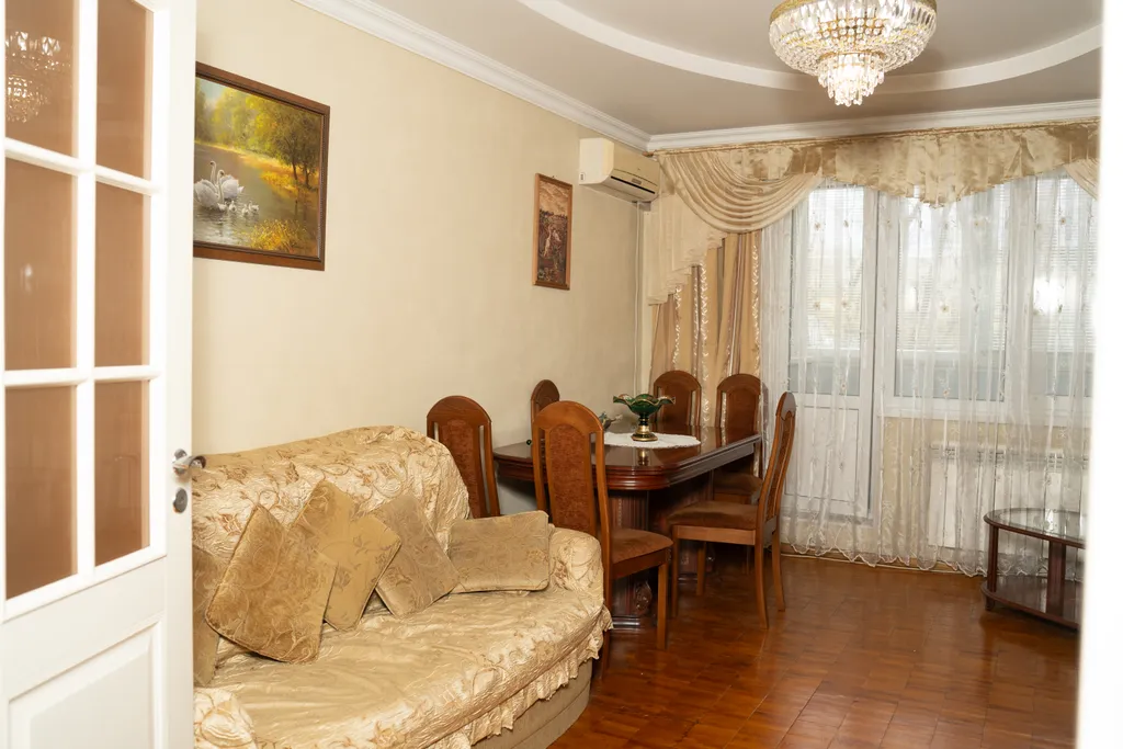 Уютная трехкомнатная квартира в Дзержинском районе — аренда посуточно в Волгоград