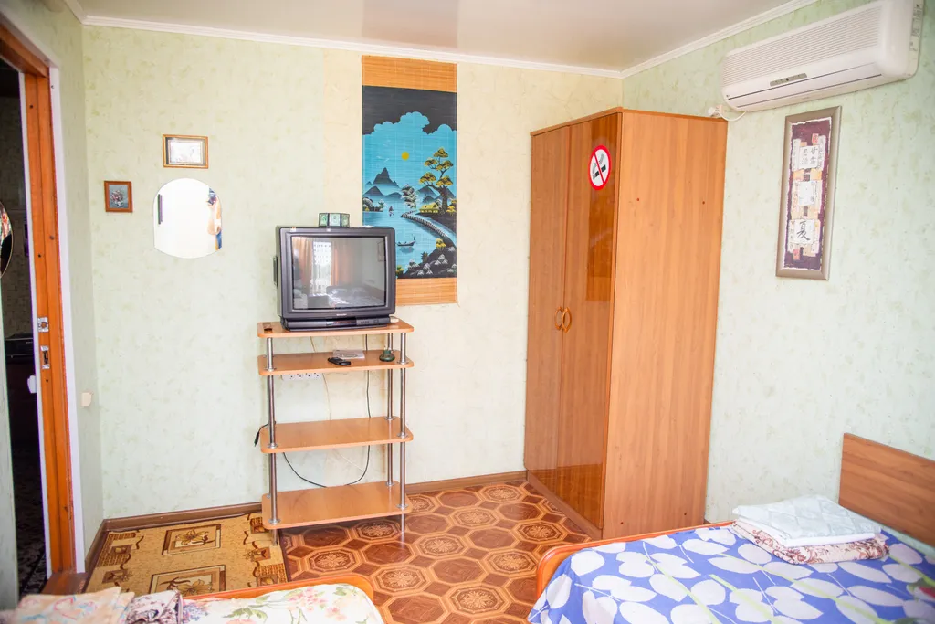 Уютный домик в красивом саду