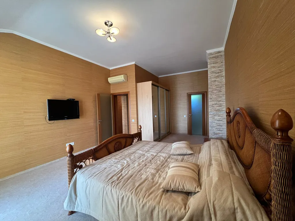 Видовые 3-комнатные апартаменты возле пляжа