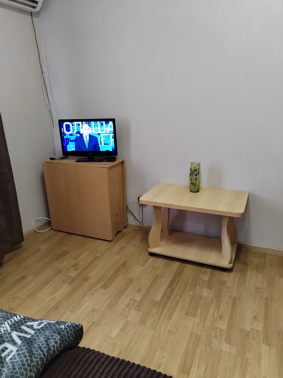 Уютная жилая комната в жилом помещении с видом на город, в центре ЗЖМ