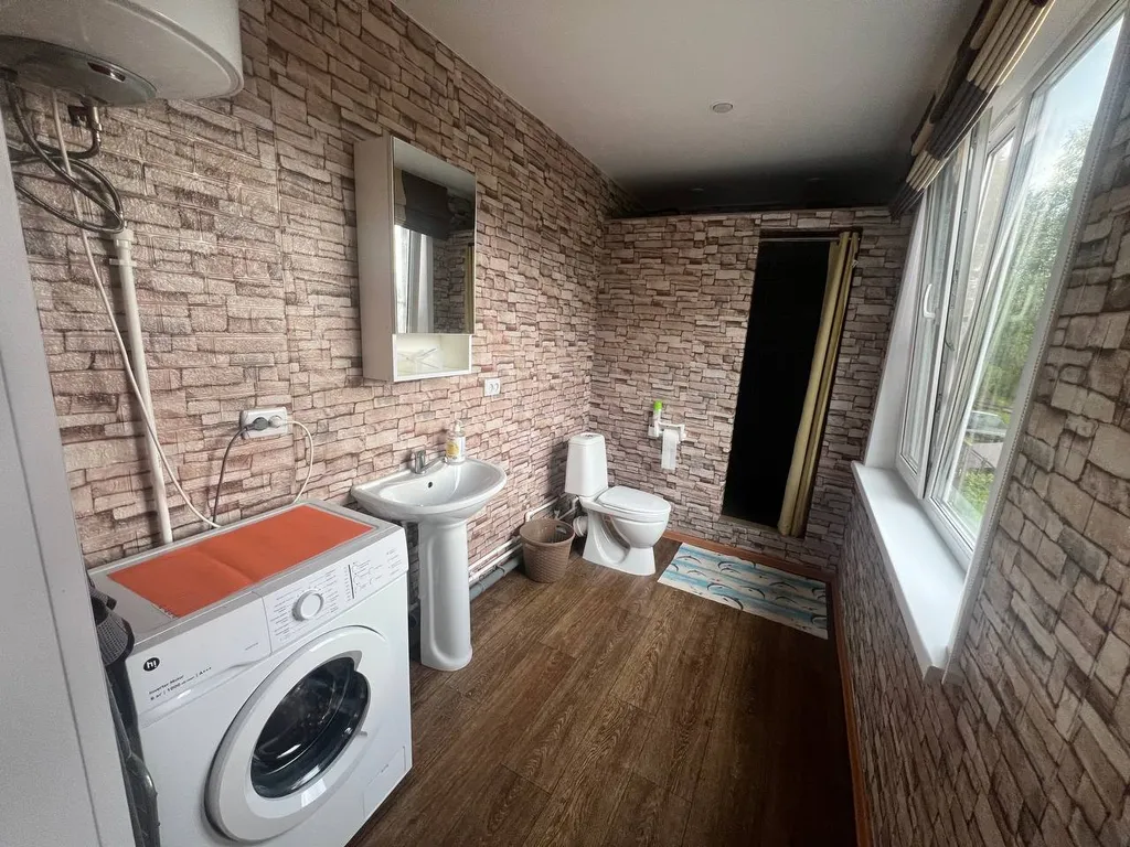 Уютный дом у леса