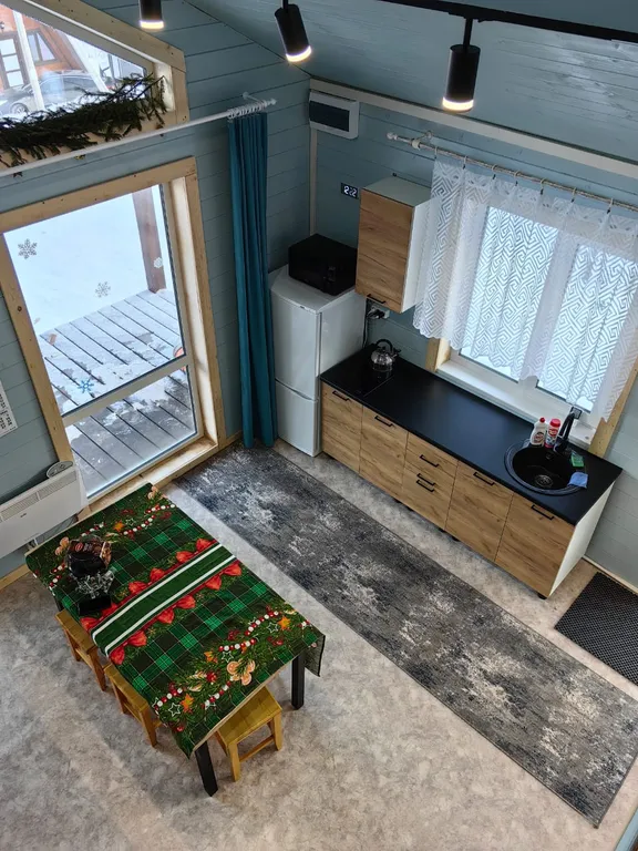 Уютный дом со всем необходимым по дороге к деду морозу