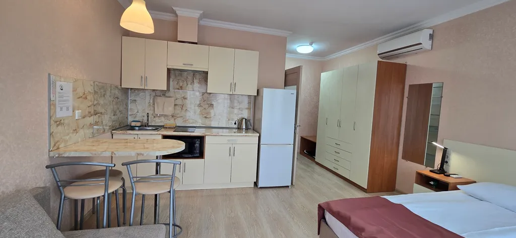 Студия в 600 метрах от моря