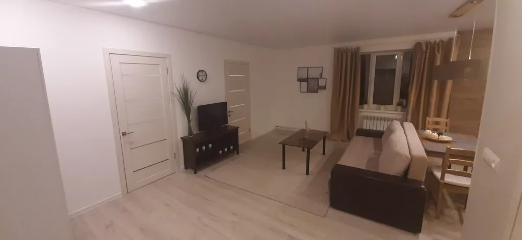 Дом в деревне с баней