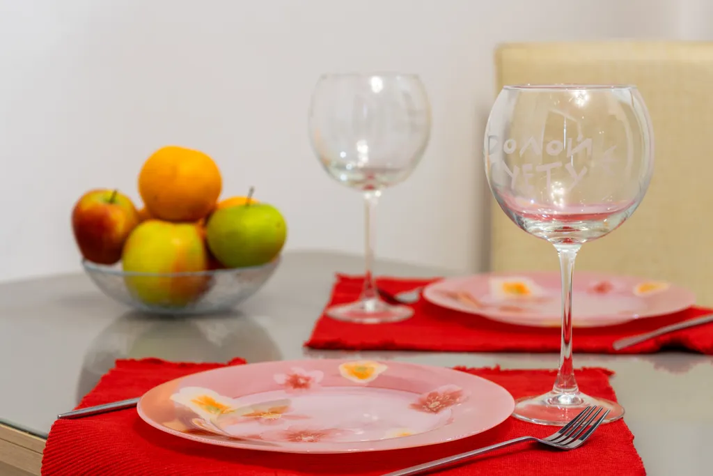 Просторная студия с балконом и видом на горы