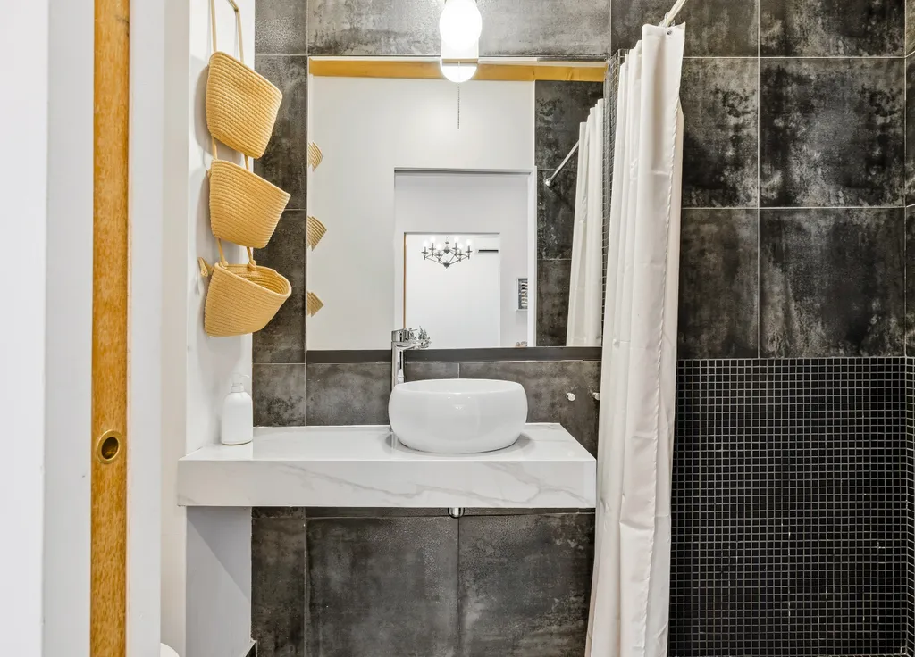 Современная квартира с видом на море  № 191