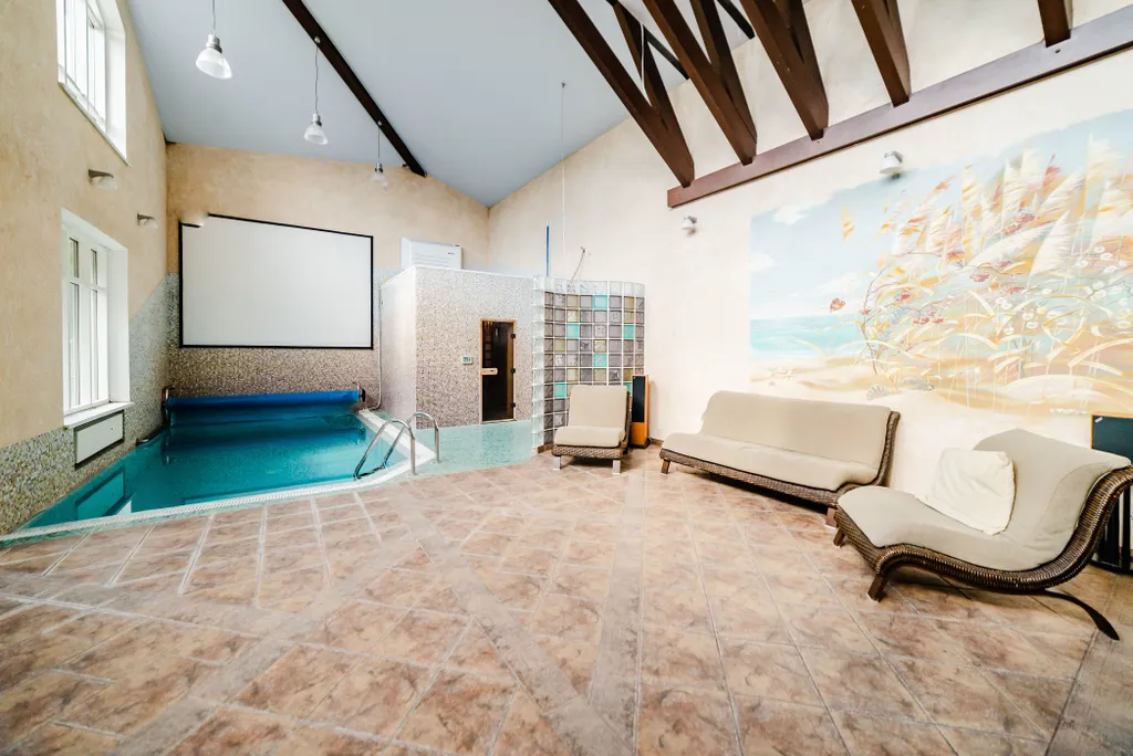 Дом в Красногорске с бассейном и сауной