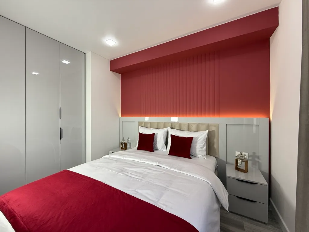 New trendy 1bd apt, Unbeatable location