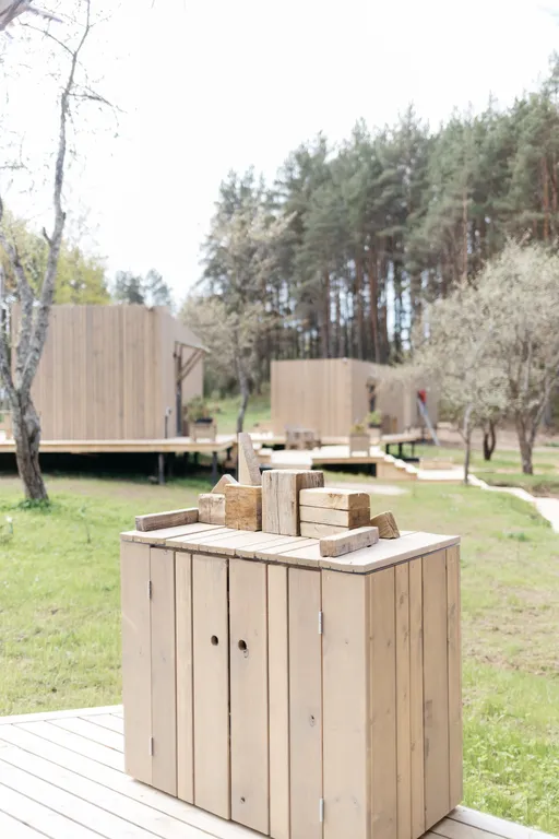 Уютный дом Японская куница с панорамными окнами с видом на лес