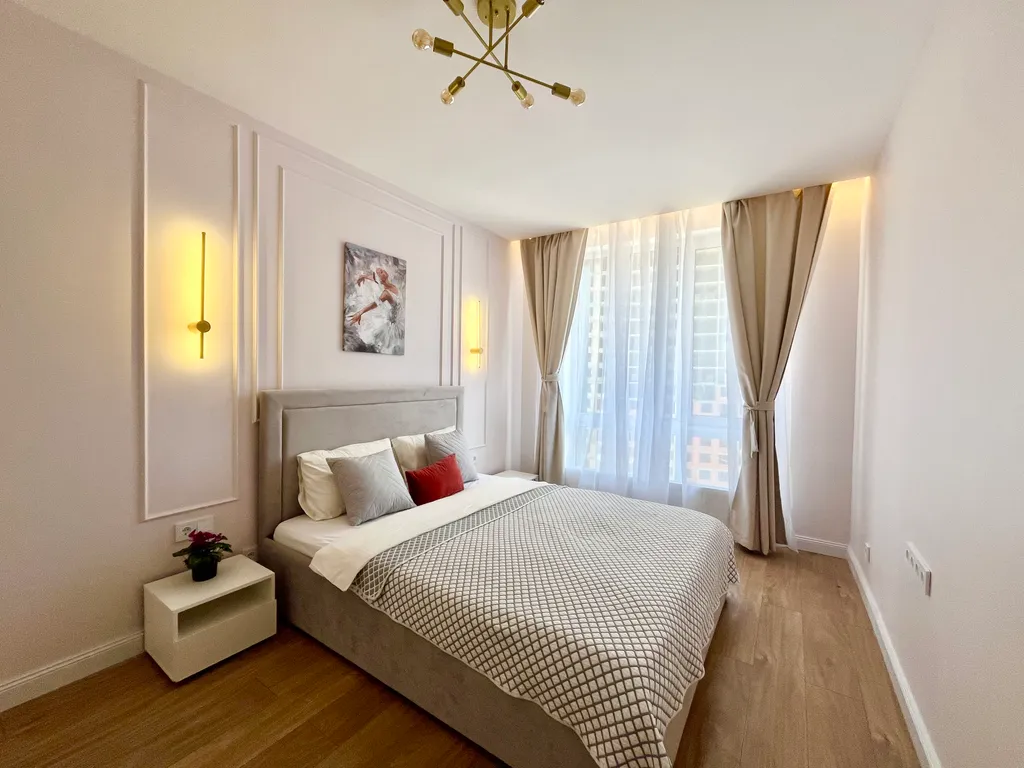 Квартира с панорамными окном в спальне — аренда посуточно в Мурино