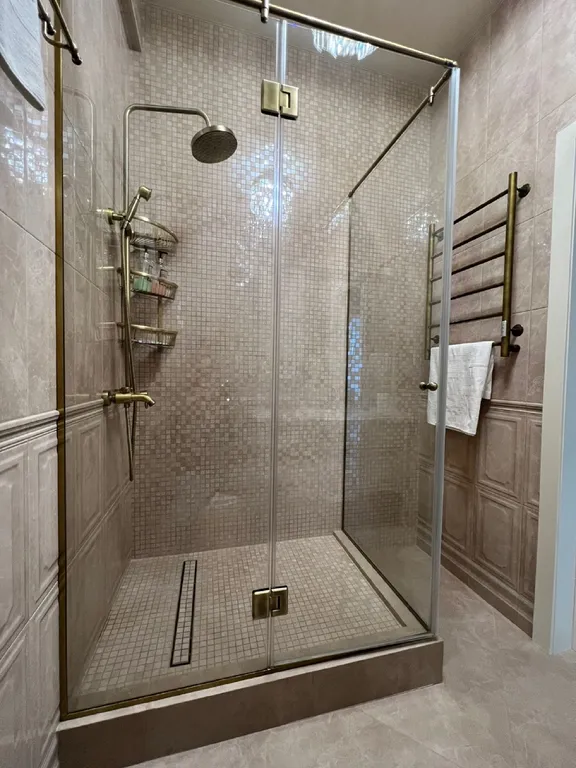 Космический вид из панорамных окон на горы