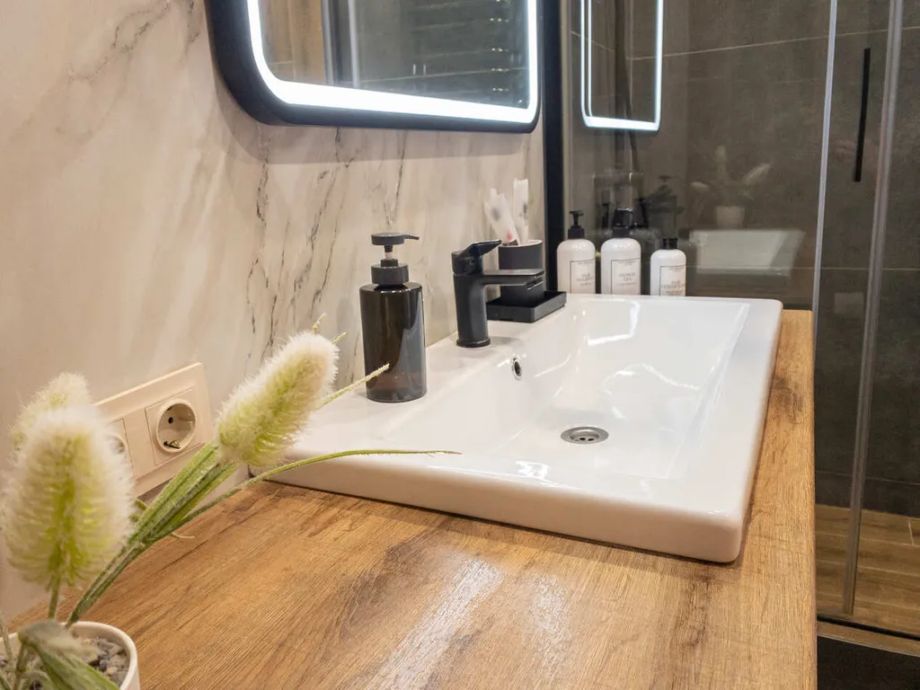 Студия с видом на Волгу