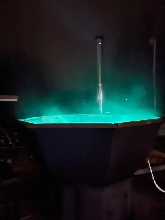 Уютный деревенский домик с русской баней возле берега озера