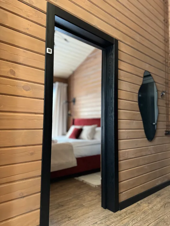 Шале темный