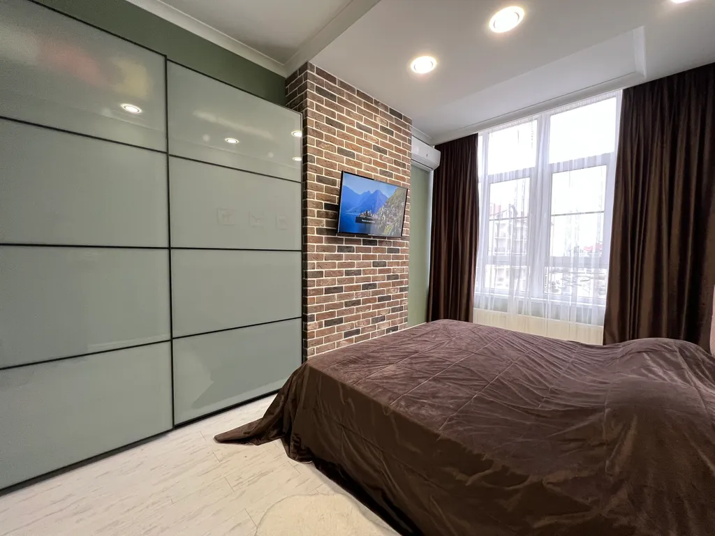 Большая квартира с 2 балконами