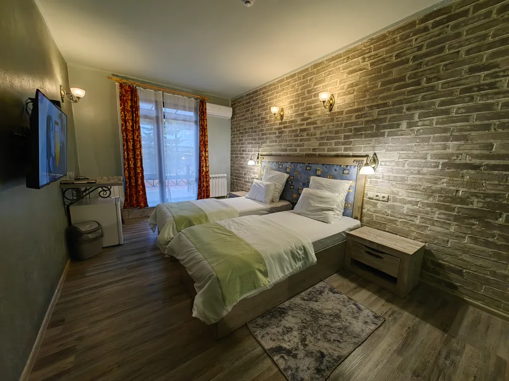 Уютный номер с видом на горы