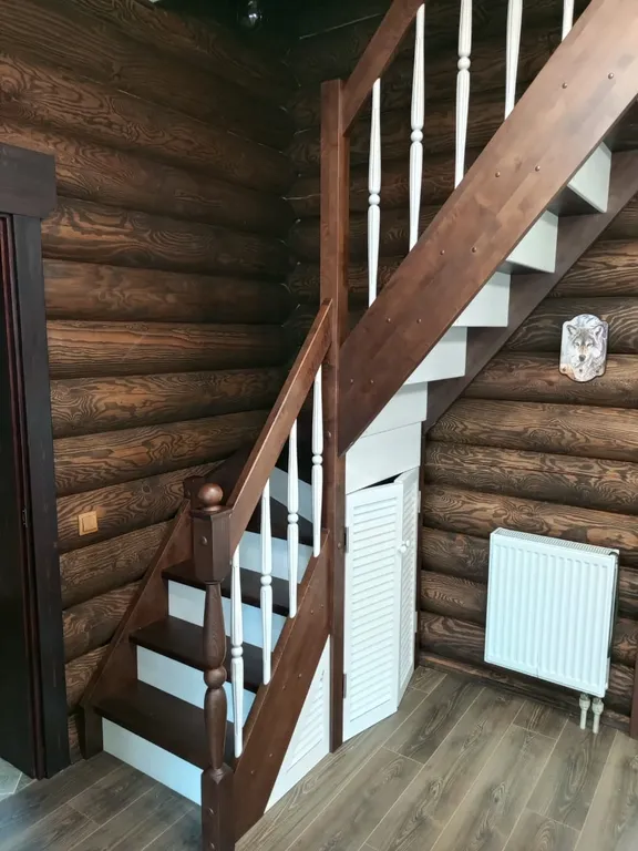 Уютный загородный дом с видом на лес