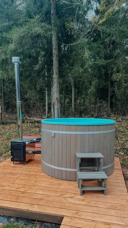 Шале в глэмпинге Лесариум с купелью и мангалом