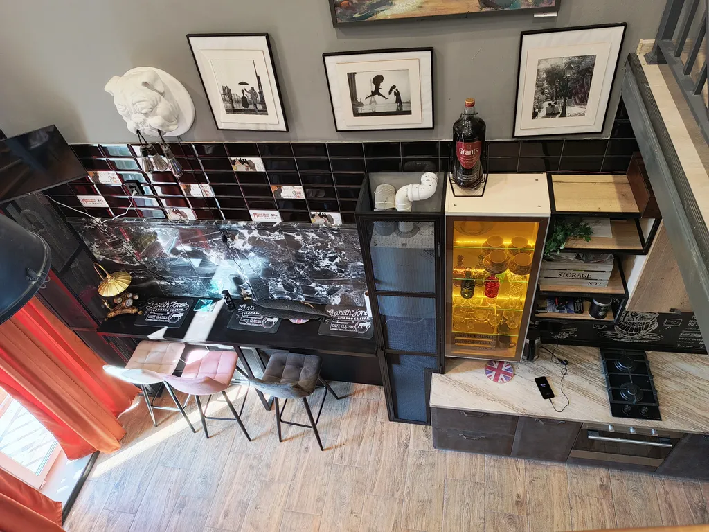 Атмосферная двухуровневая квартира с видом на Петропавловский парк