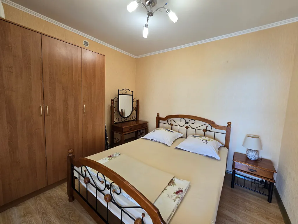 Апартаменты в эллинг Селена с французским балконом