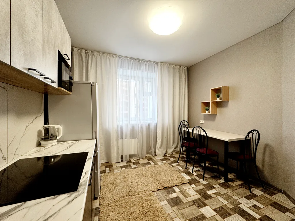 Квартира Квартира с новым современным ремонтом недалеко от ТРЦ Планета — Красноярск