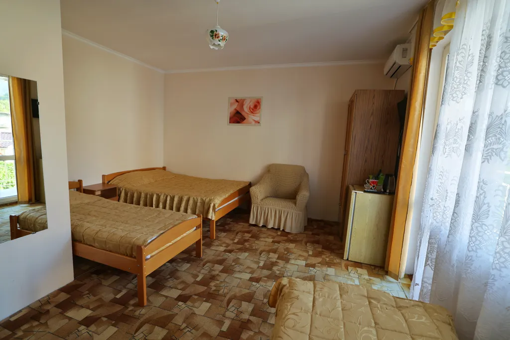 Квартира Квартира Четырехместный номер с доп. местом с балконом и видом на горы — Лазаревское