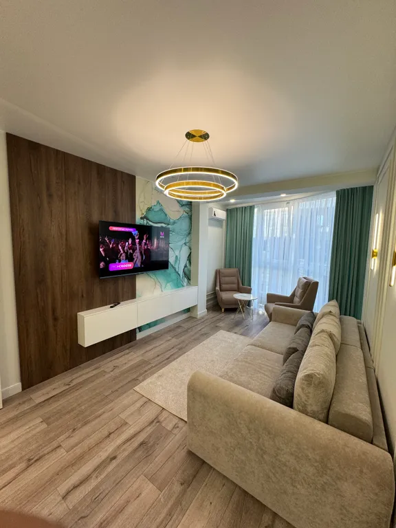 Дизайнерская квартира с бассейном на 13 этаже