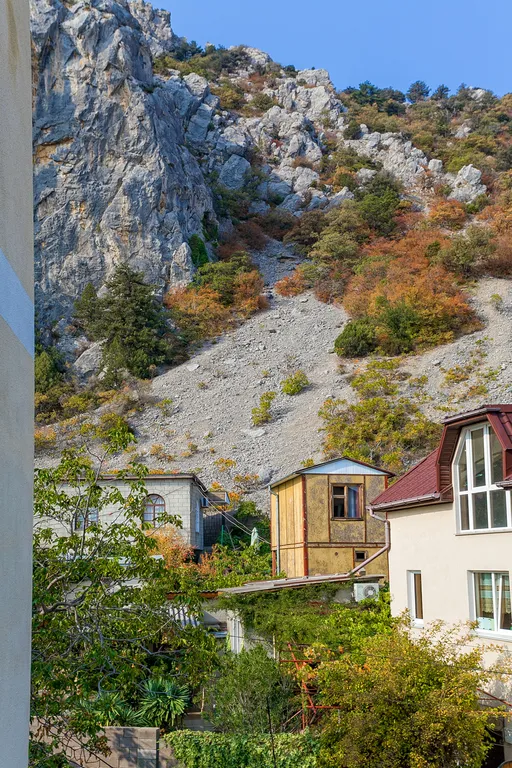 Видовая уютная студия с двумя балконами под горой Кошка