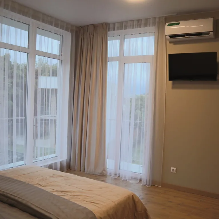 Новый дом с бамбуковой рощей