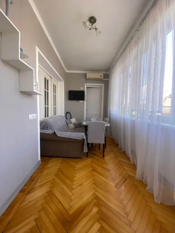 Заходи и живи