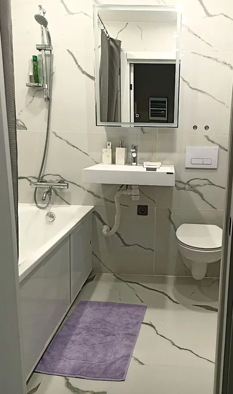 Сиреневая квартира с панорамой на город