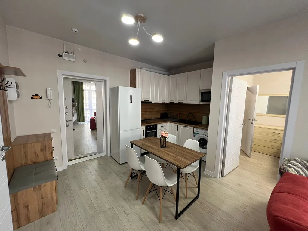 341 Евротри 2 сан. узлами на 6 человек с бассейнами