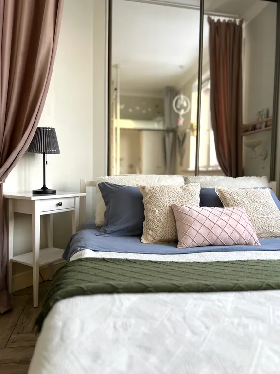 Курортная квартира с питерской атмосферой-лес, озеро, Москва.