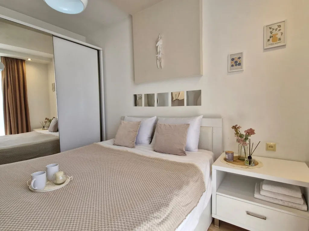 Уютная и светлая квартира с видом на море Volna