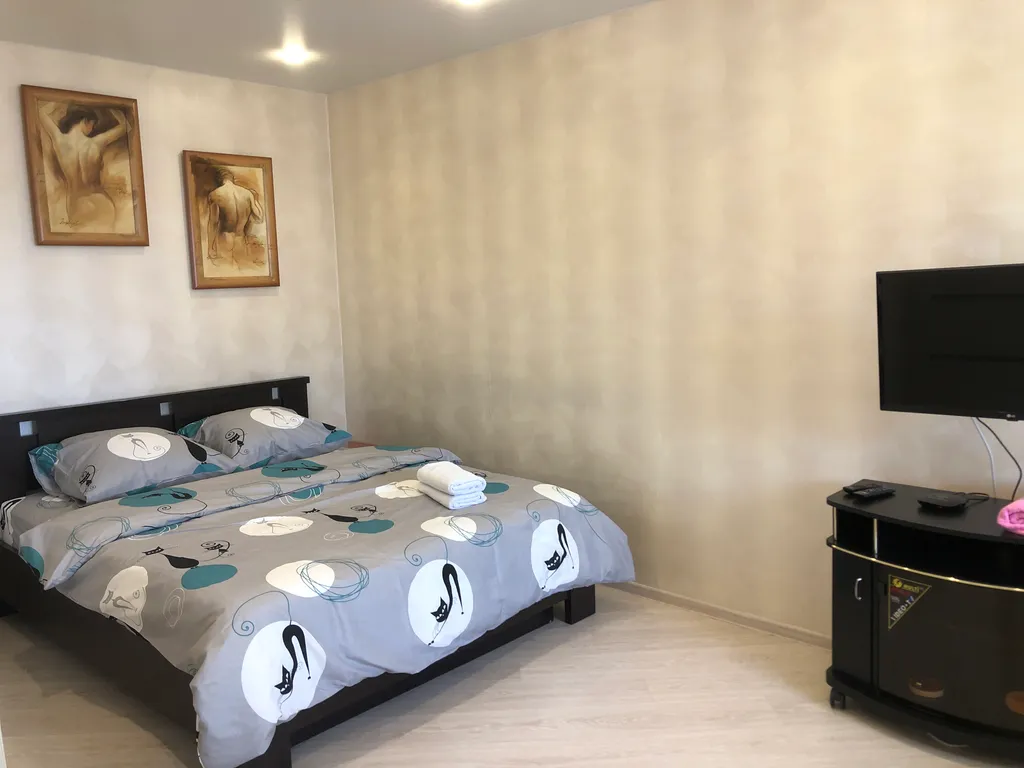 Адам и Ева, отличная квартира для хороших людей