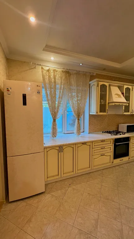 Шикарный дом в центре города с баней и бассейном