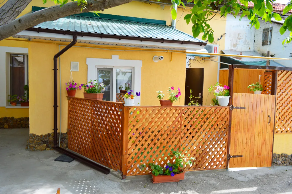 Коттедж Дом рядом с морем и своим двориком — аренда посуточно в Феодосия